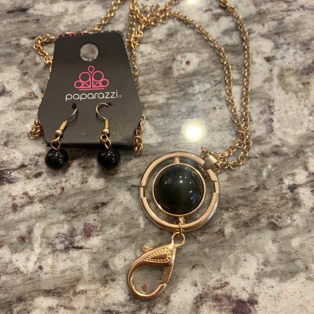 NWT Paparazzi Lanyard & Earring Set